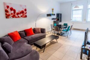 Apartamento de 2 dormitorios y aparcamiento en alquiler en Kirchberg